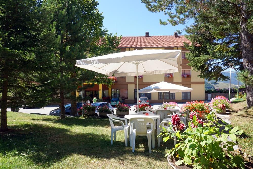 Family Hotel Como Ривізондолі Екстер'єр фото